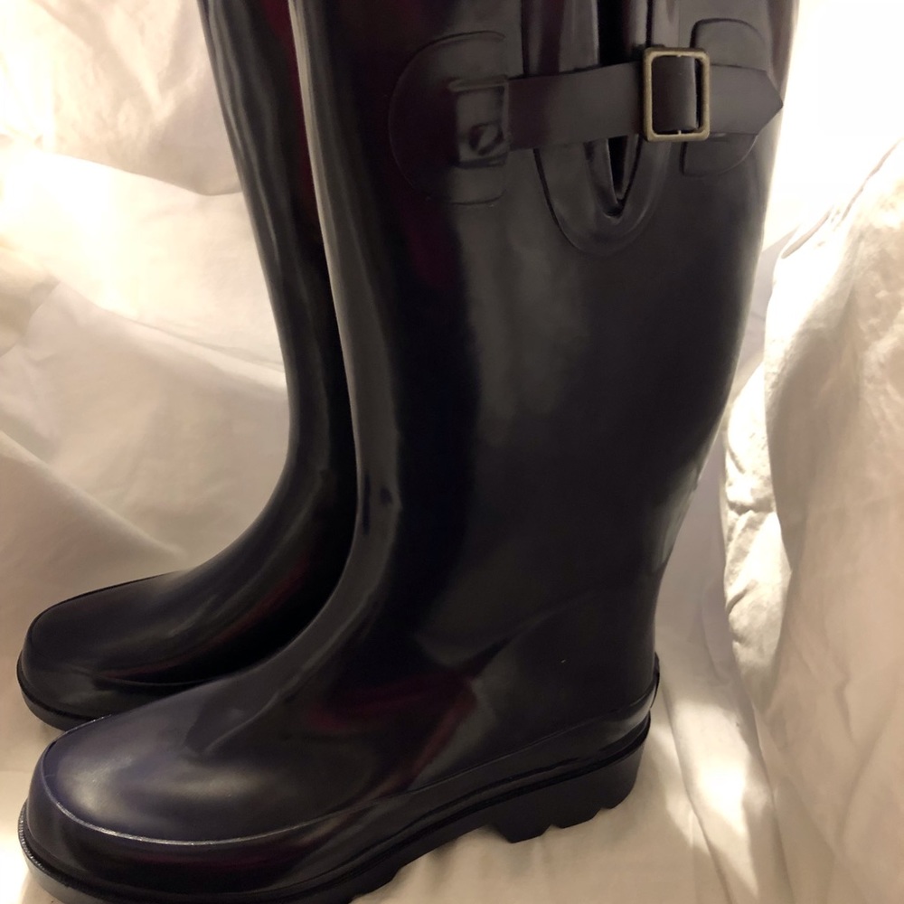 Ladies rubber/rain boots; Navy Blue